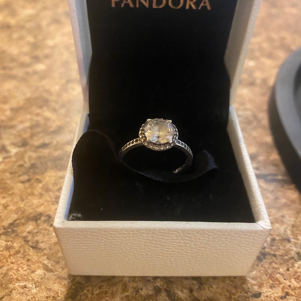 Silver ring - Picture 5 of 7